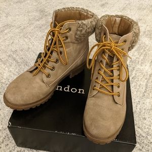 Women's short hiking boot